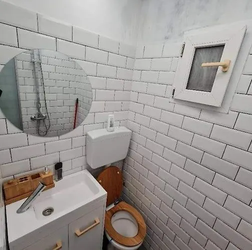 Garsoniera - Moderna - *