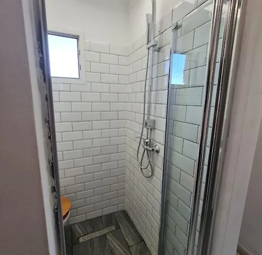 Garsoniera - Moderna - アパート